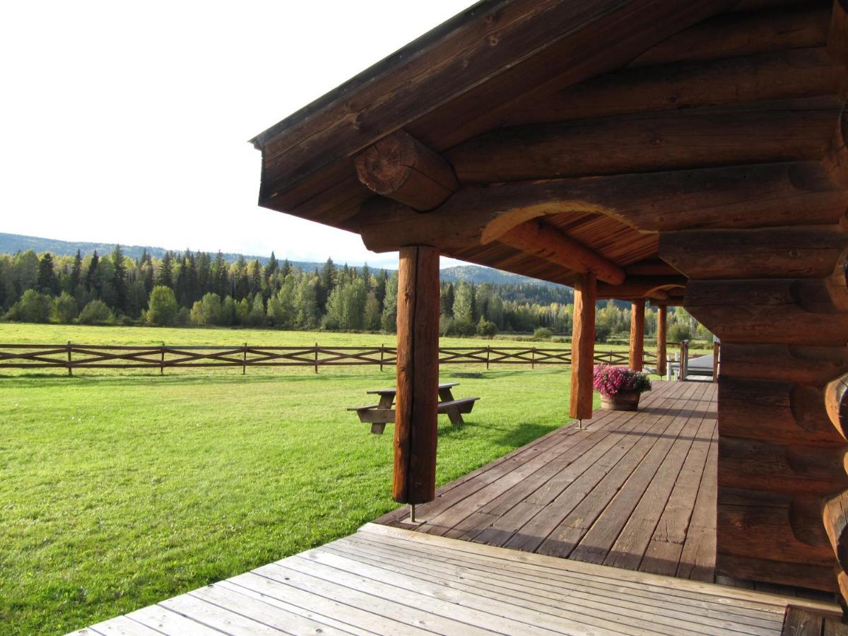 Готель Wells Gray Guest Ranch Клірвотер Екстер'єр фото